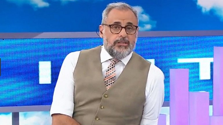 Rial y su palito a Los Martín Fierro