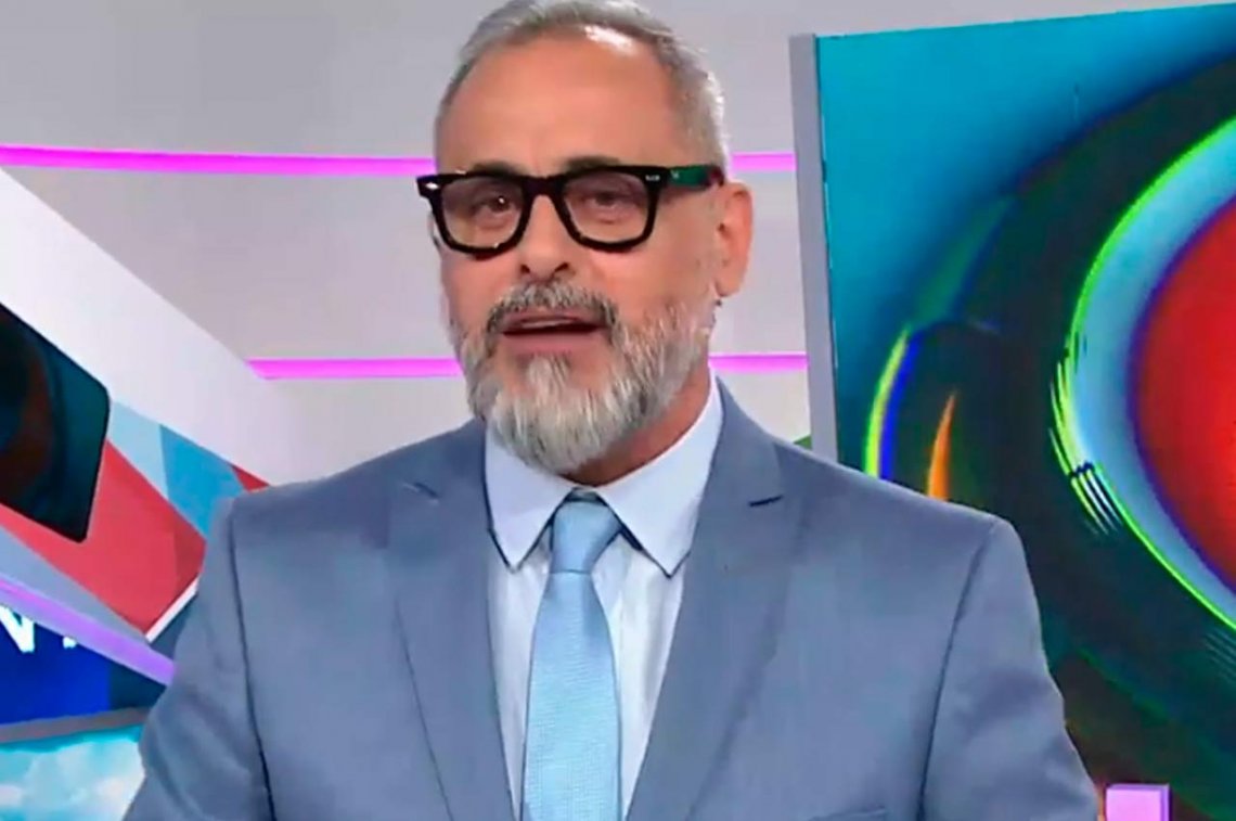 Rial y un regalo a su nieto