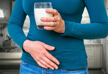 Combate la acidez y la digestión lenta y pesada con estos alimentos, consejos ¡y una postura correcta!