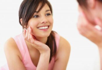 ¿Cómo desmaquillarse correctamente? Tipos de desmaquillantes, ventajas y desventajas