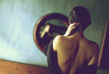 Vacío emocional: Cómo reencontrarnos y sentirnos plenas