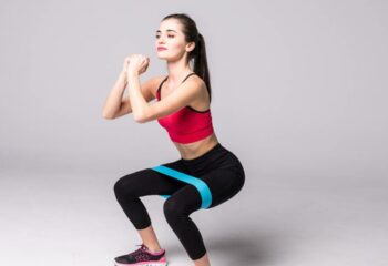 Ejercicios para endurecer tus muslos desde casa y verte fabulosa en shorts