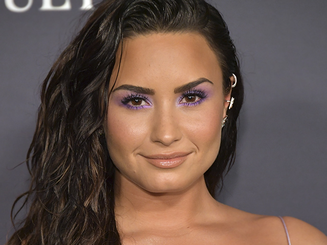 Demi Lovato sigue recuperándose