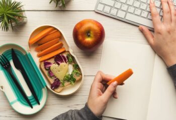 Comer bien en la oficina y adelgazar es fácil si sabes cómo