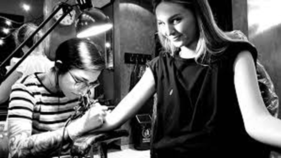 El tatuaje de Juanita Tinelli