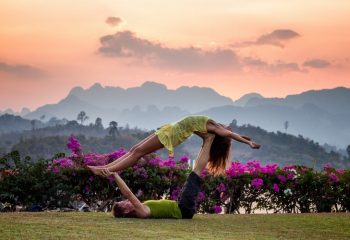 Yoga para parejas, ideal para fortalecer la relación