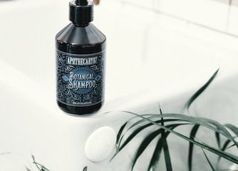 Errores comunes en el lavado del cabello que pueden debilitarlo