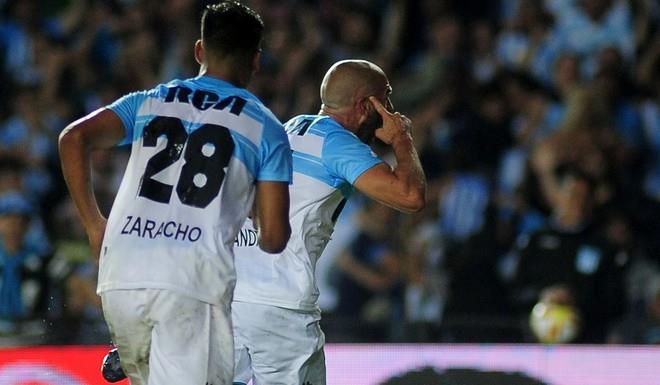Racing volvió a ganar y se escapa en la Superliga