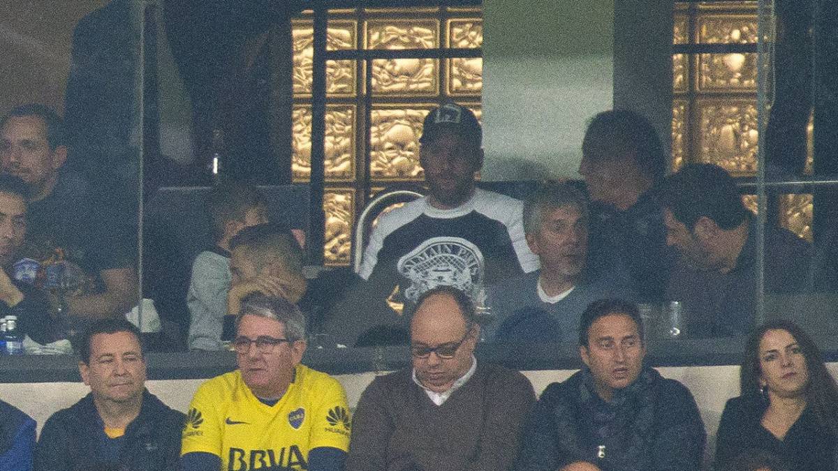 ¿Para quién hinchas Leo? Mirá su reacción en un gol