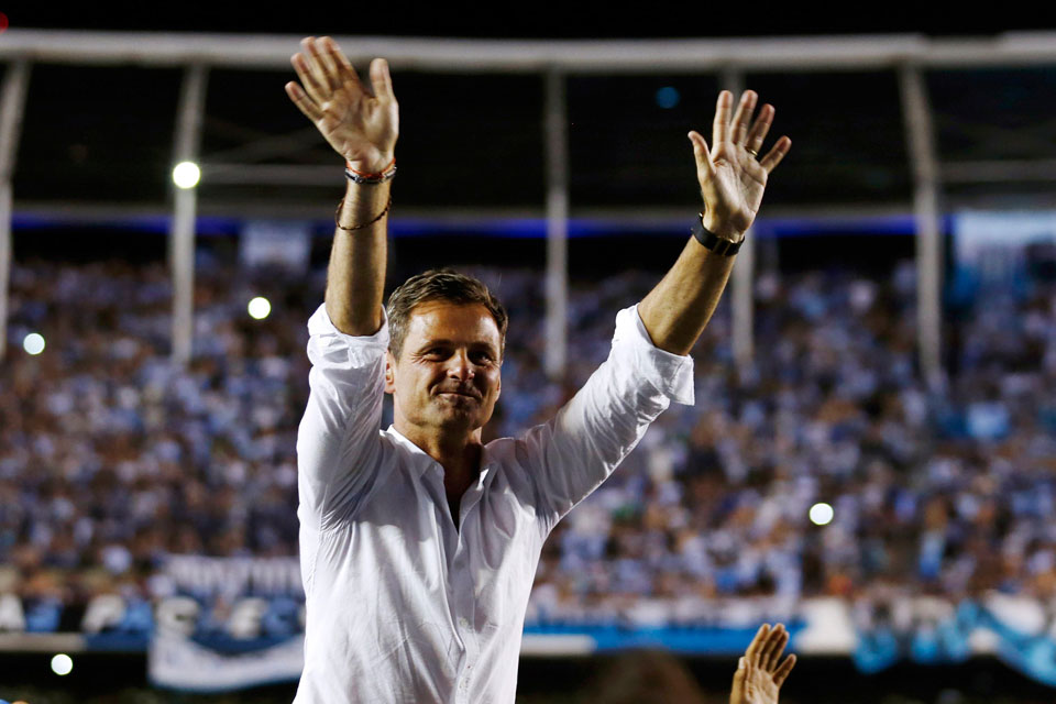 Racing arranca, Independiente no decide