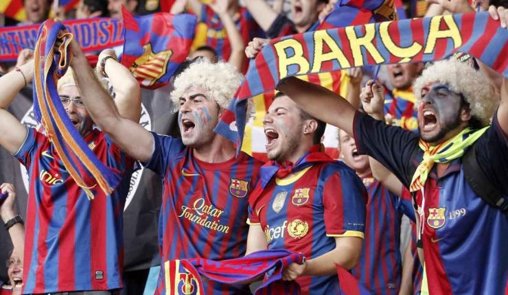 Fuertes mensajes de la hinchada del Barcelona