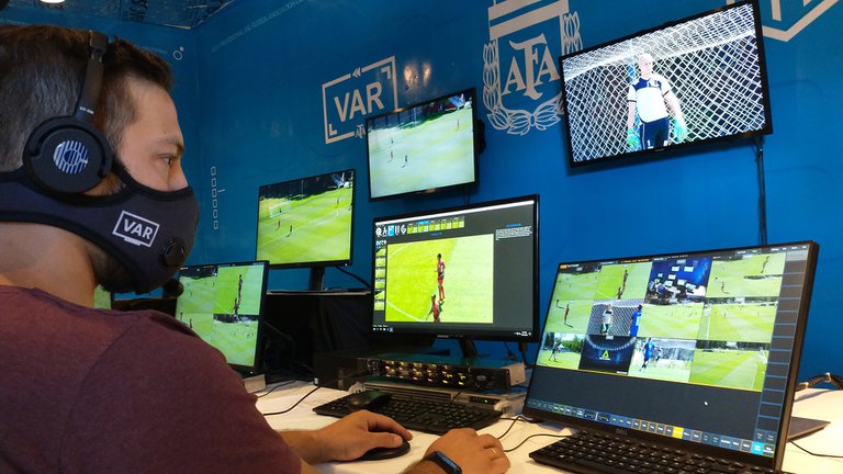 El VAR llega al fútbol argentino