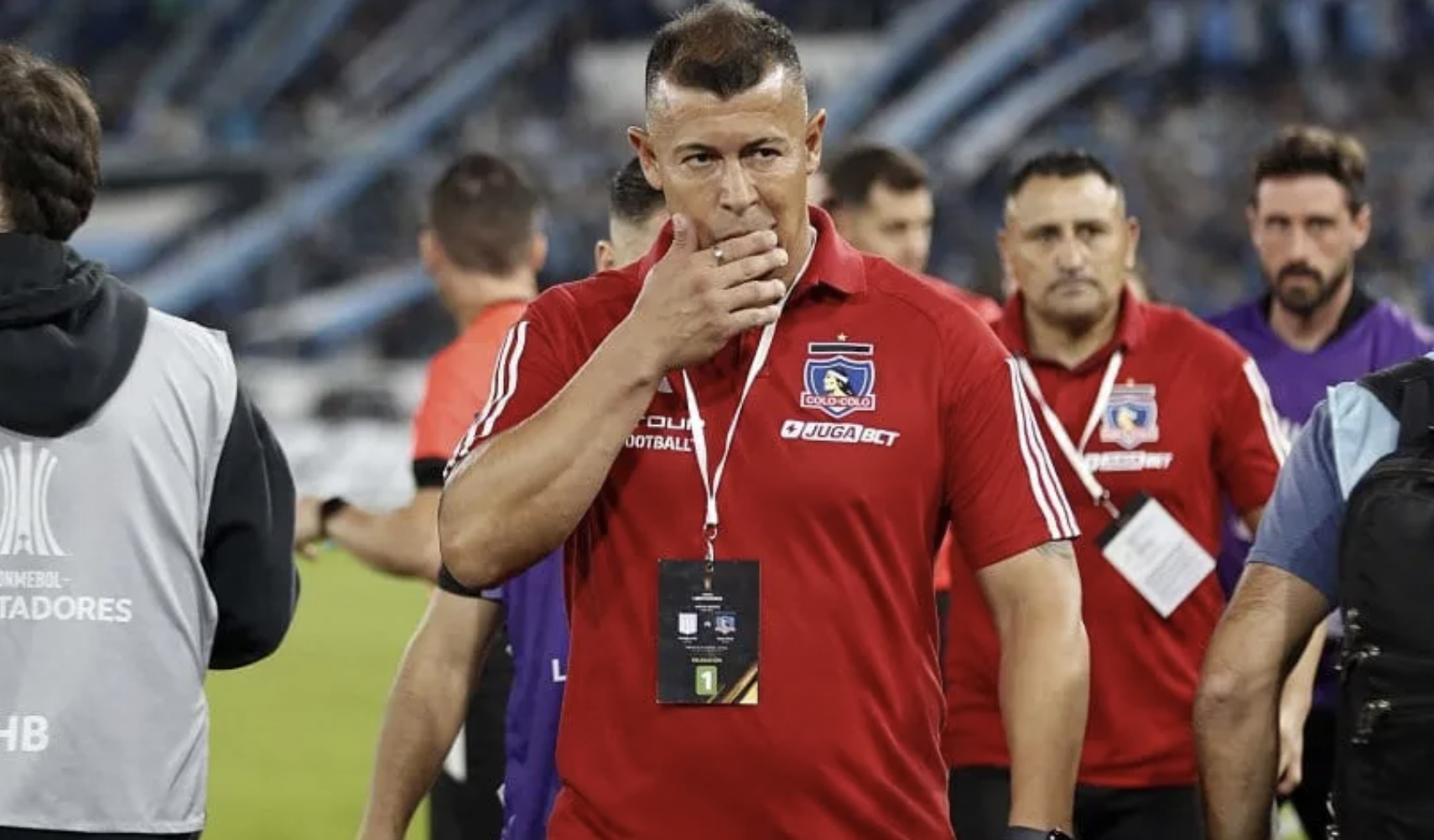 Jorge Almirón se va de Colo-Colo