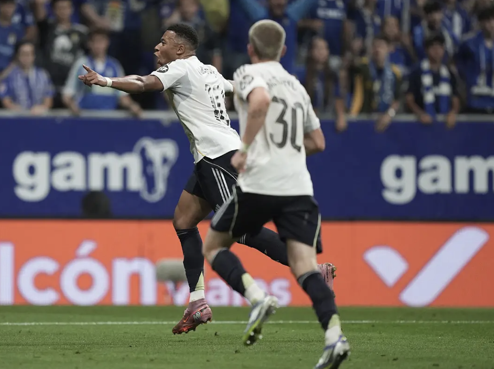 Con Mastantuono en cancha, el Real Madrid goleó al Oviedo