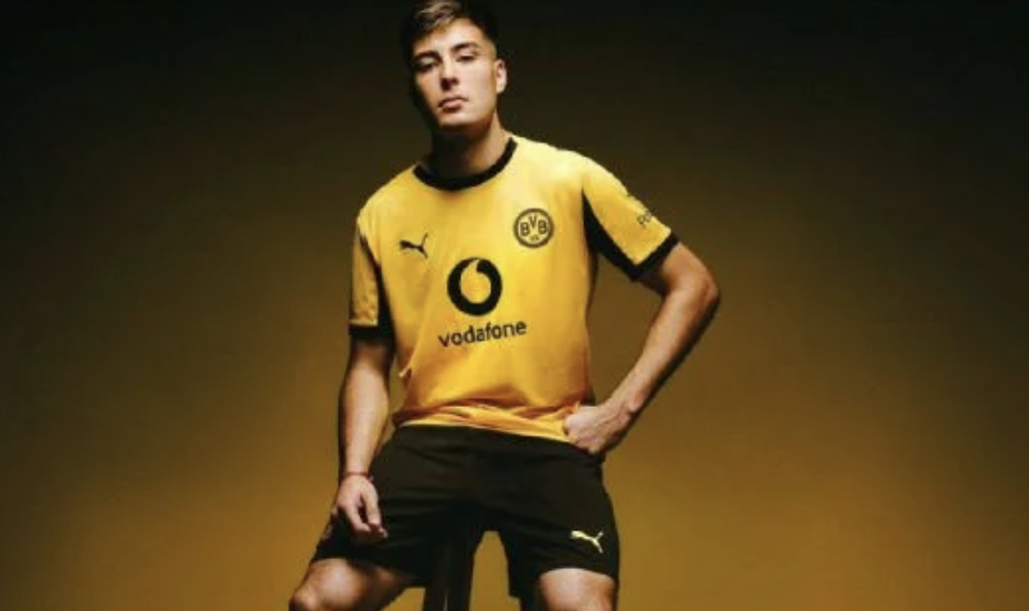 Anselmino, nuevo jugador del Dortmund
