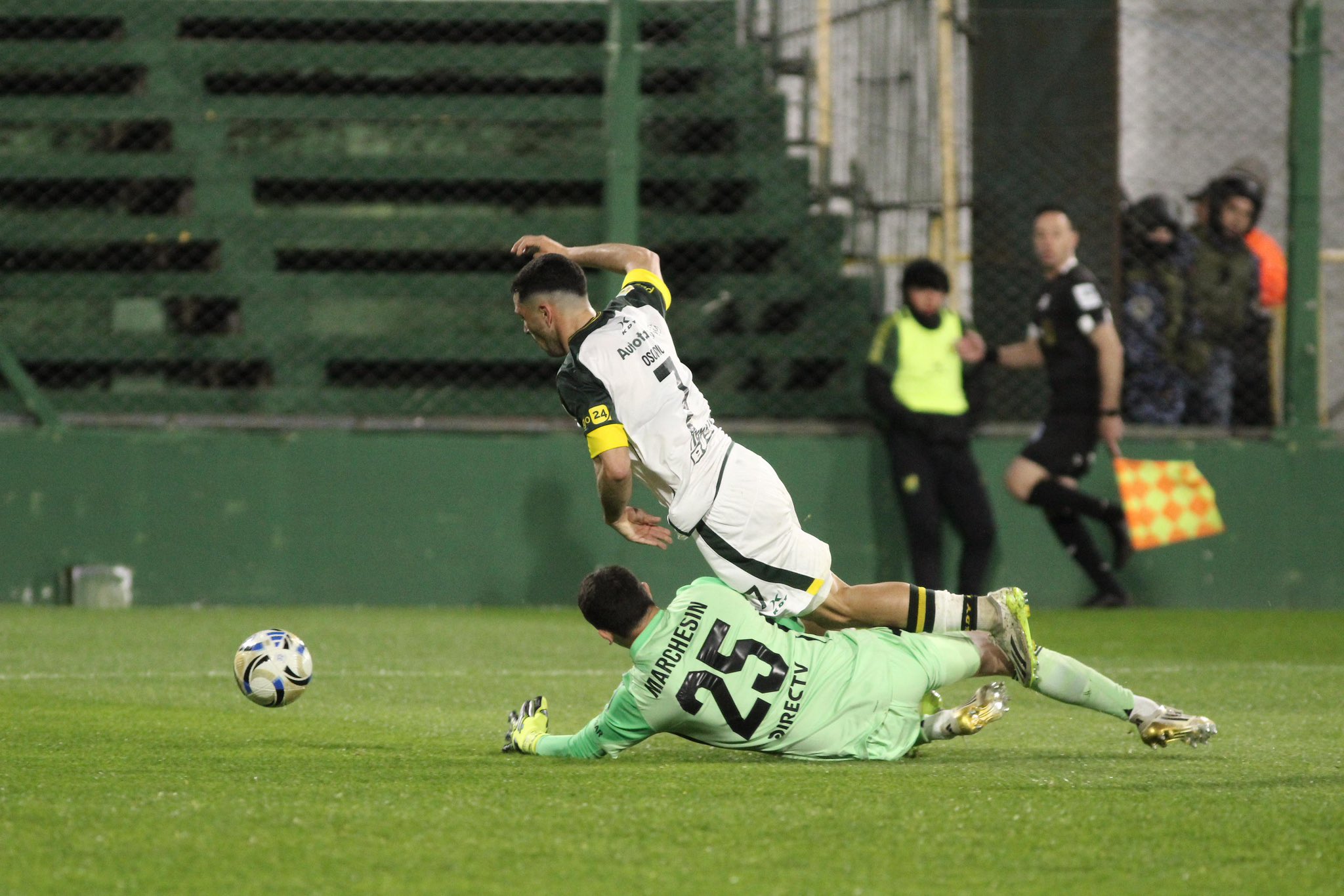 Enojo en Boca por el arbitraje de Baliño ante Defensa y Justicia