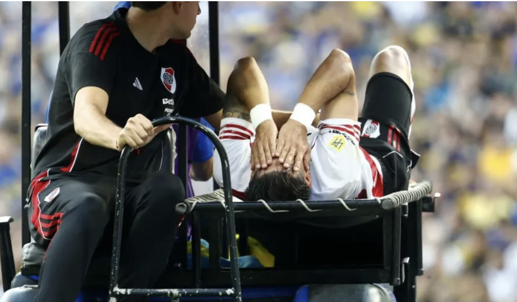 Maxi Meza sufrió una lesión de rótula en River y deberá ser operado