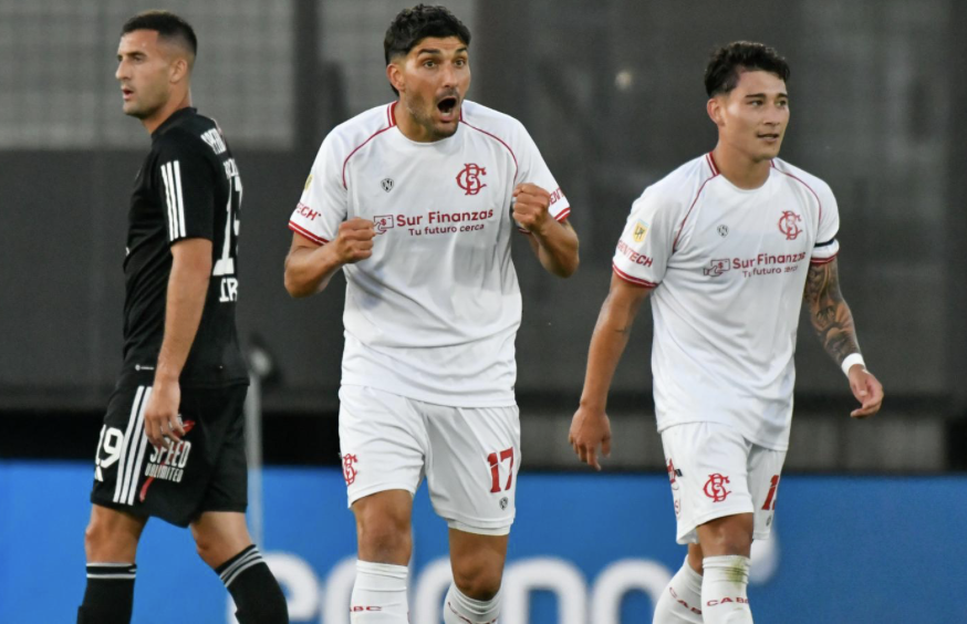 Barracas venció a Riestra en tiempo extra y con un jugador menos y se clasificó a cuartos de final