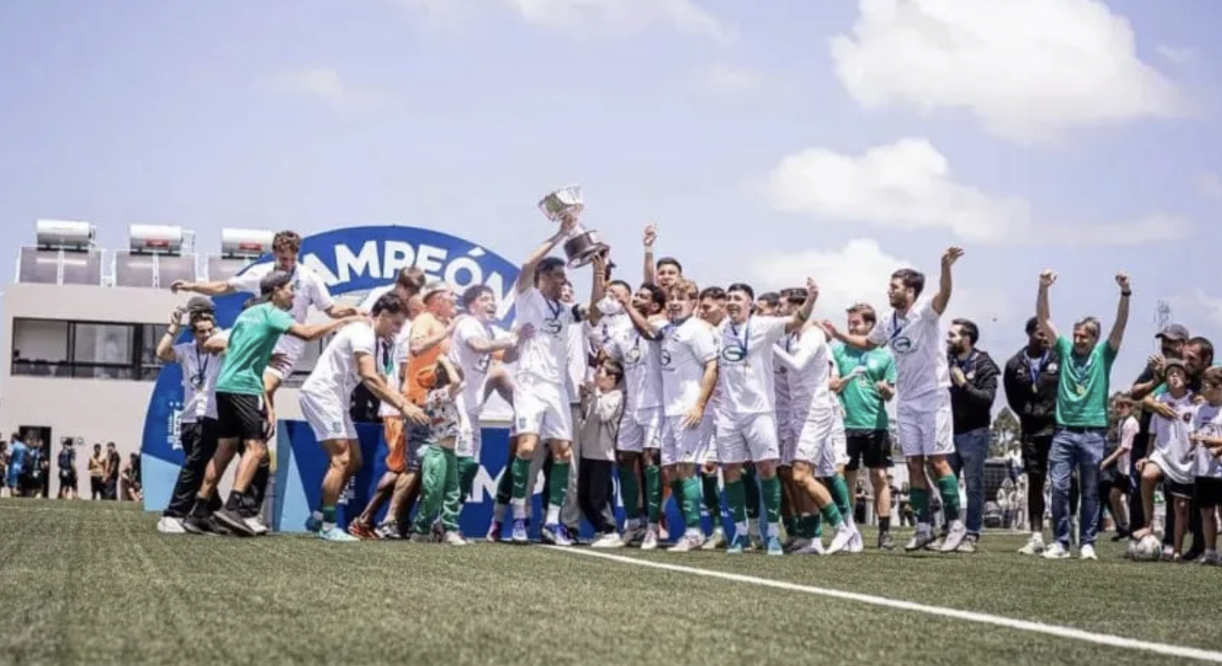 Deportivo LSM, el equipo de Suárez y Messi, logró un histórico ascenso a la tercera división de Uruguay