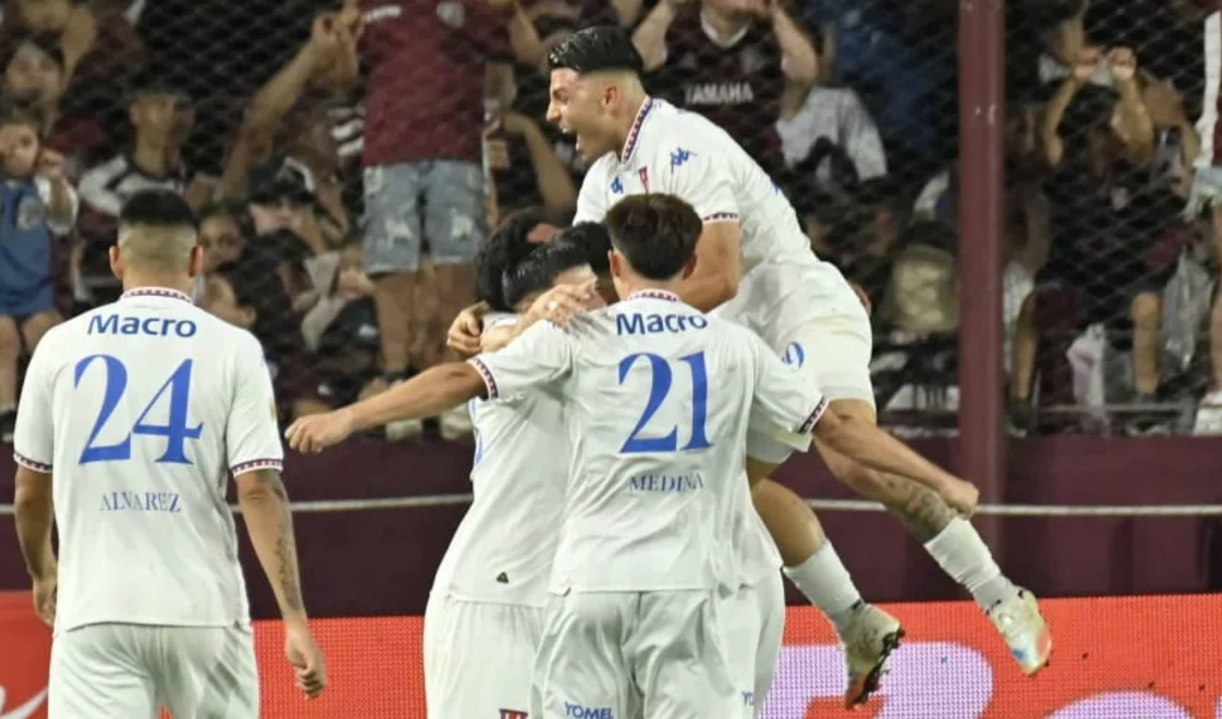 Tigre le ganó a Lanús en sus festejos por la Sudamericana