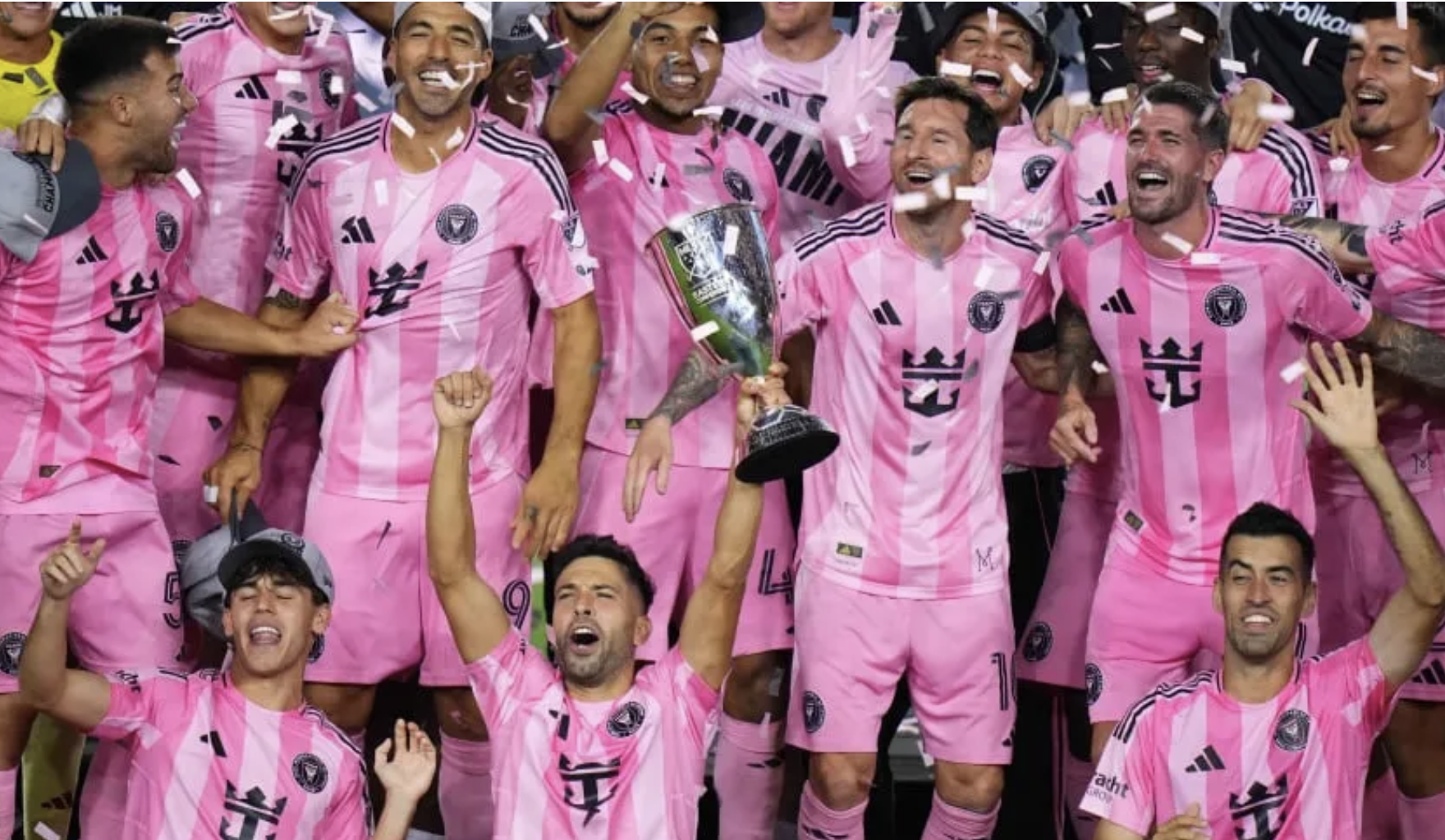 Inter Miami hizo historia y Messi recibió la copa de Carlos Alcaraz