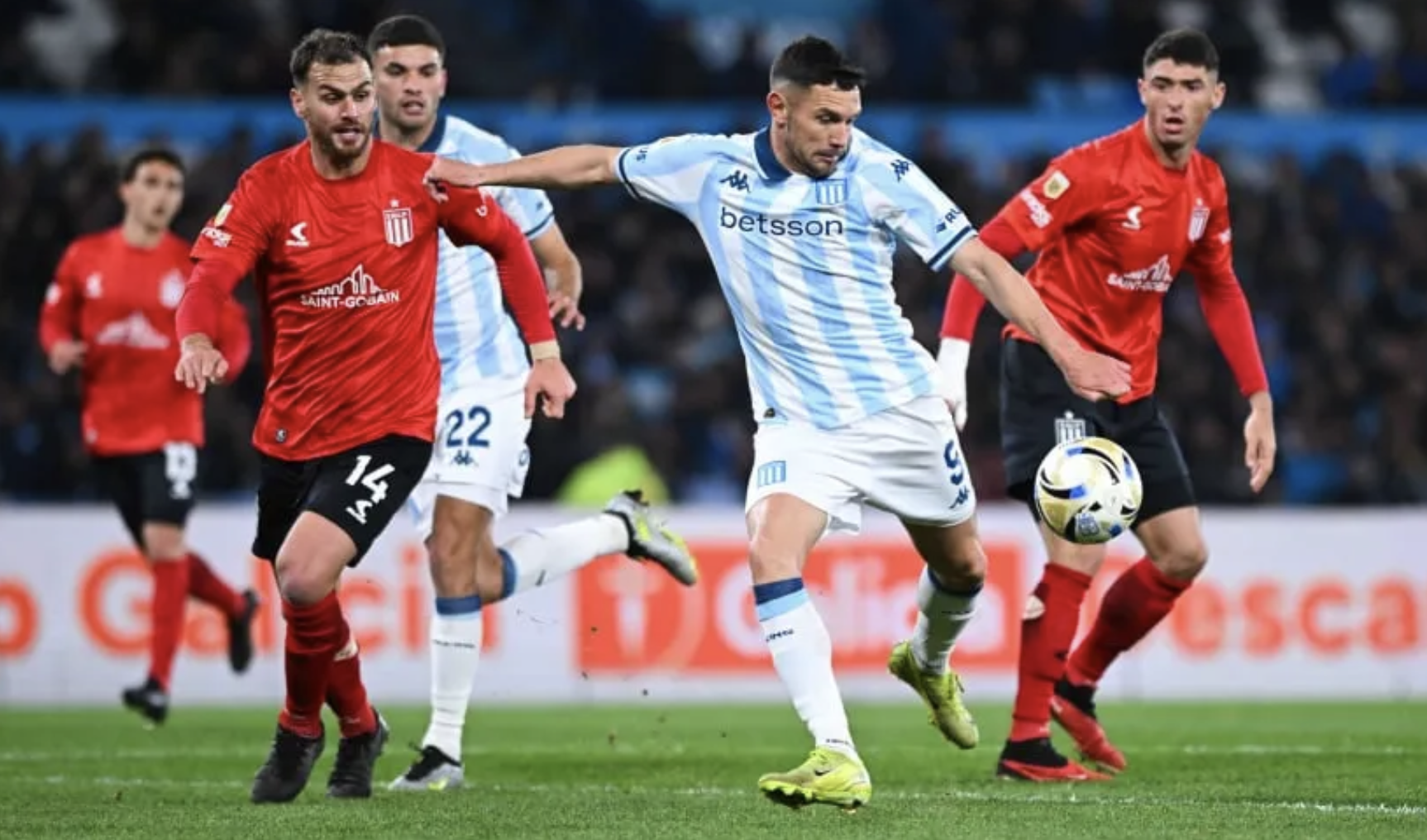 ¿Cómo está el historial de Racing y Estudiantes en partidos mano a mano?