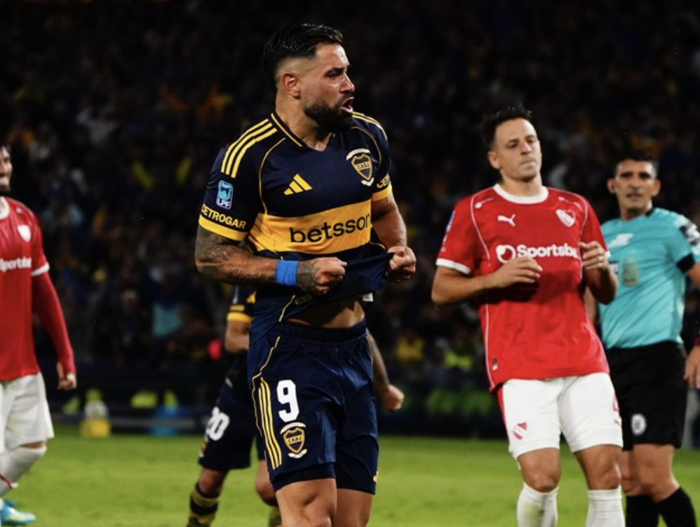 Boca e Independiente a mano en el clásico