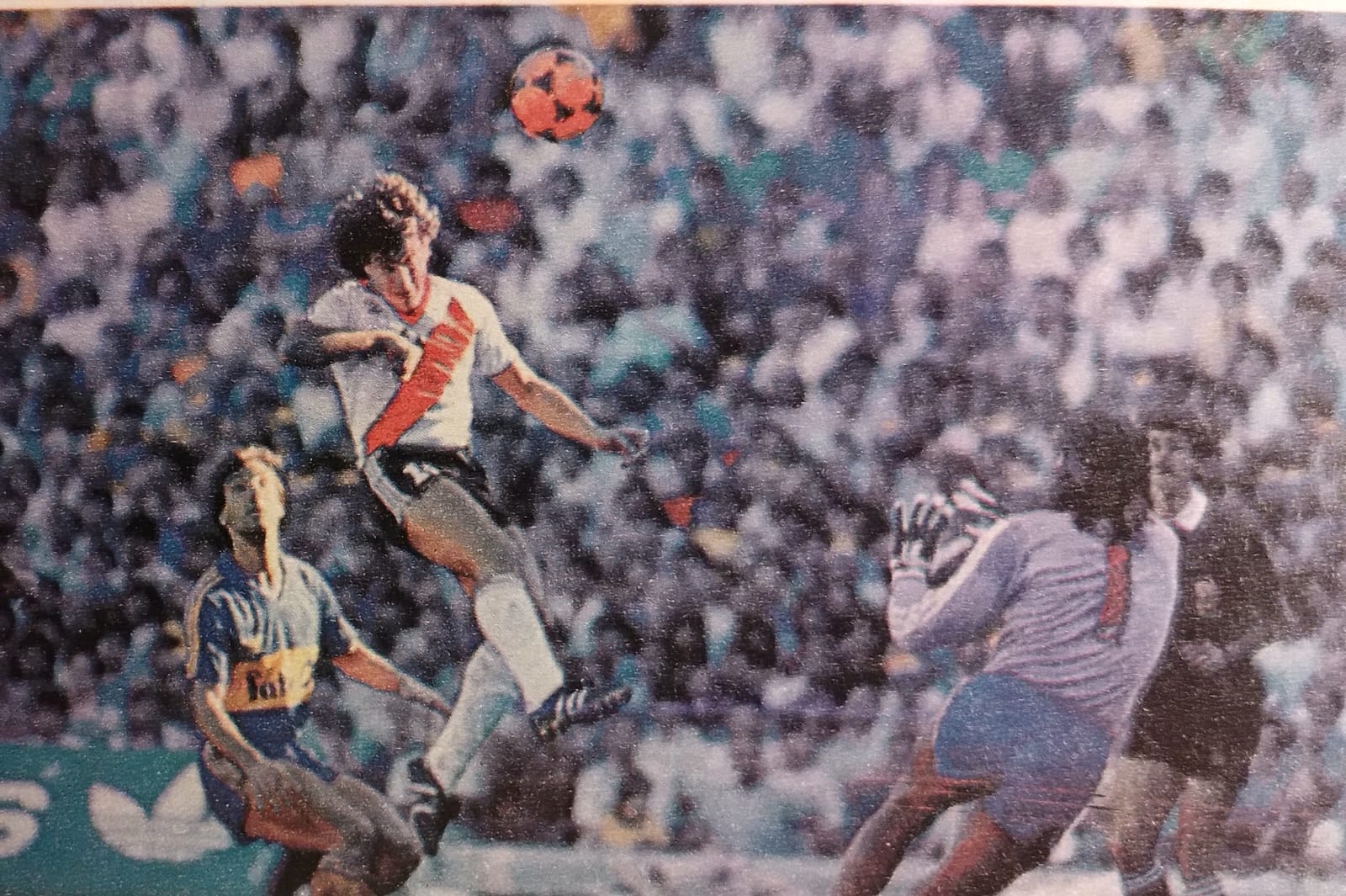 A 40 años de la histórica pelota naranja