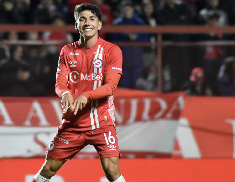 Argentinos se ilusiona: superó con contundencia a Lanús y recibirá a Huracán en cuartos de final