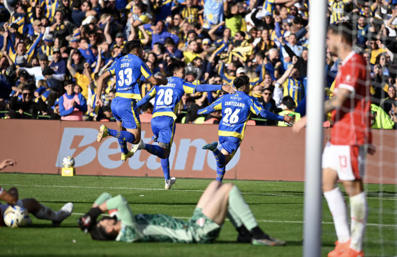Rosario Central lo dio vuelta 3-1 y eliminó a Independiente de los playoffs del Apertura 2026