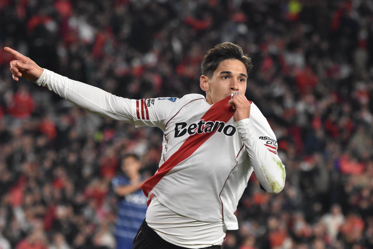 River se metió entre los cuatro mejores del Torneo Apertura