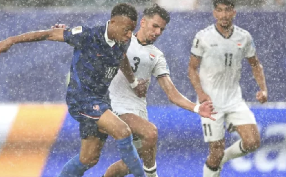 Mbappé firma un doblete en la victoria de Francia contra Irak