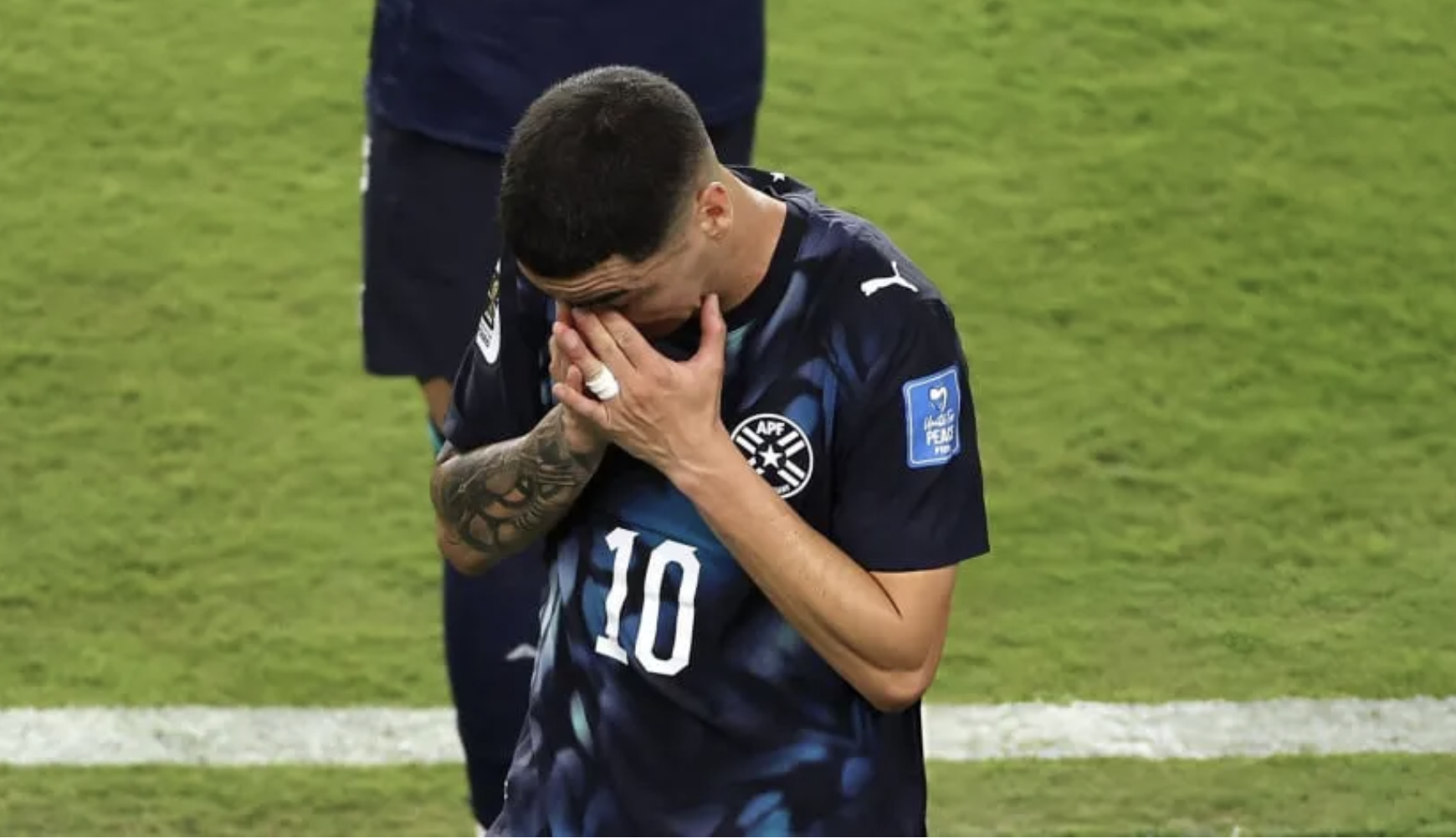 La sanción para Almirón tras su insólita expulsión contra Turquía