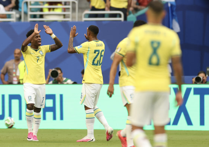 Vinicius, con dos goles a Escocia, certifica el liderato de Brasil