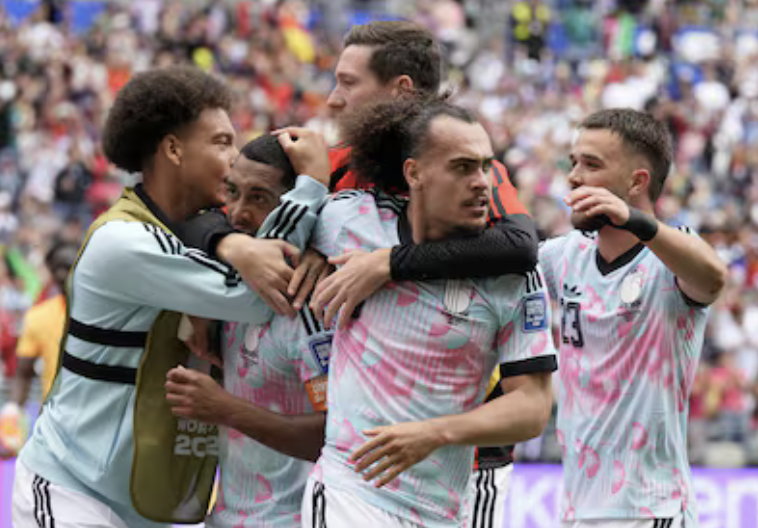 Bélgica gana 3-2 a Senegal con un penal en la prórroga y pasa a octavos