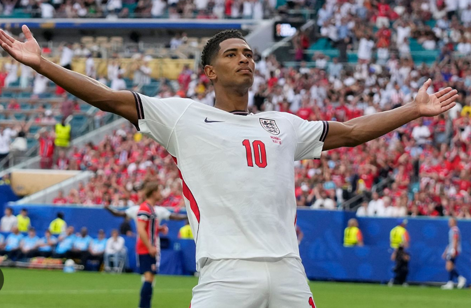 Inglaterra dio vuelta el resultado, le ganó 2-1 a Noruega y ahora espera por Argentina o Suiza en semifinales del Mundial
