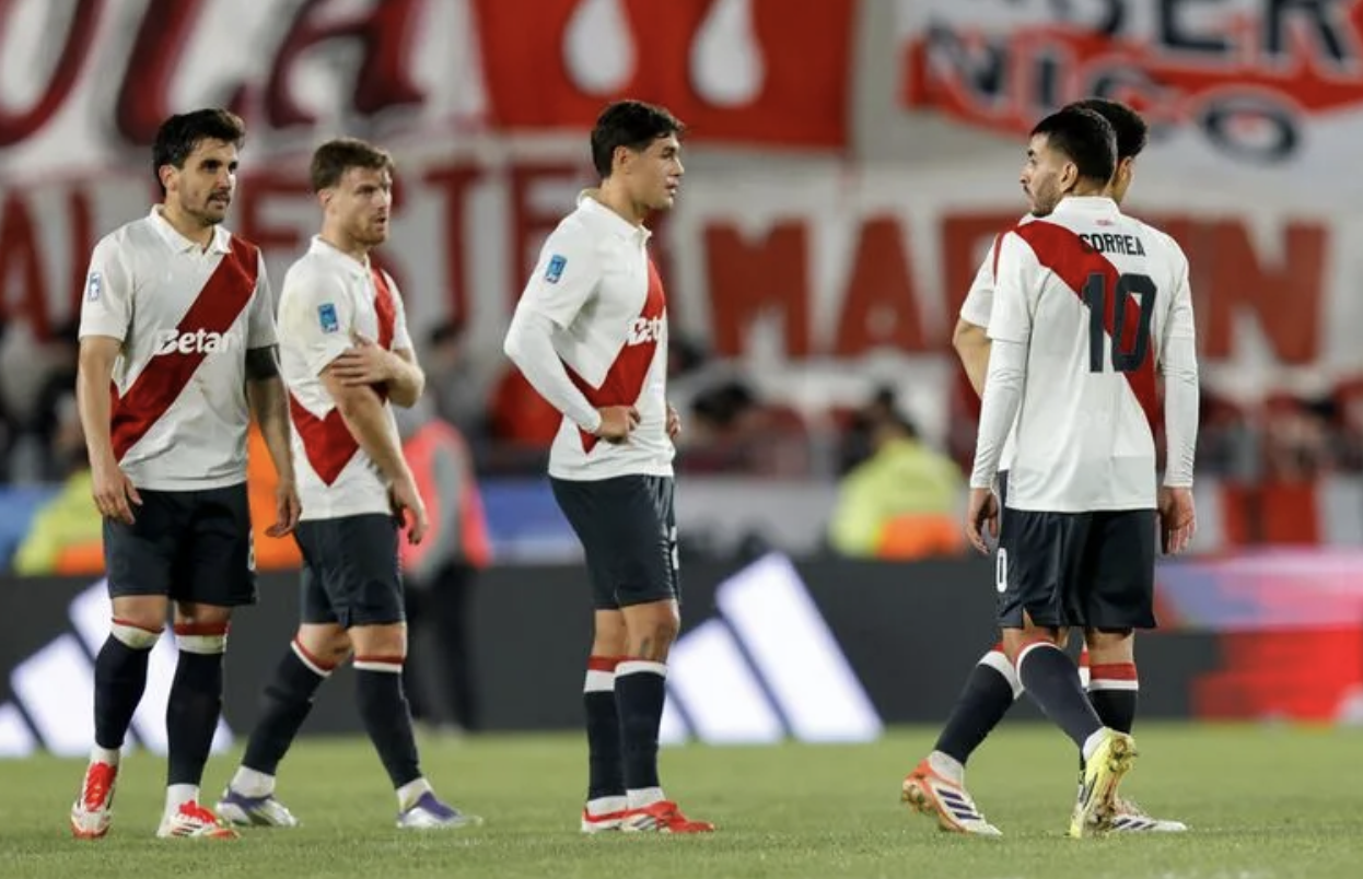 River perdió con Barracas Central en el Monumental: un duro golpe que extiende el mal momento