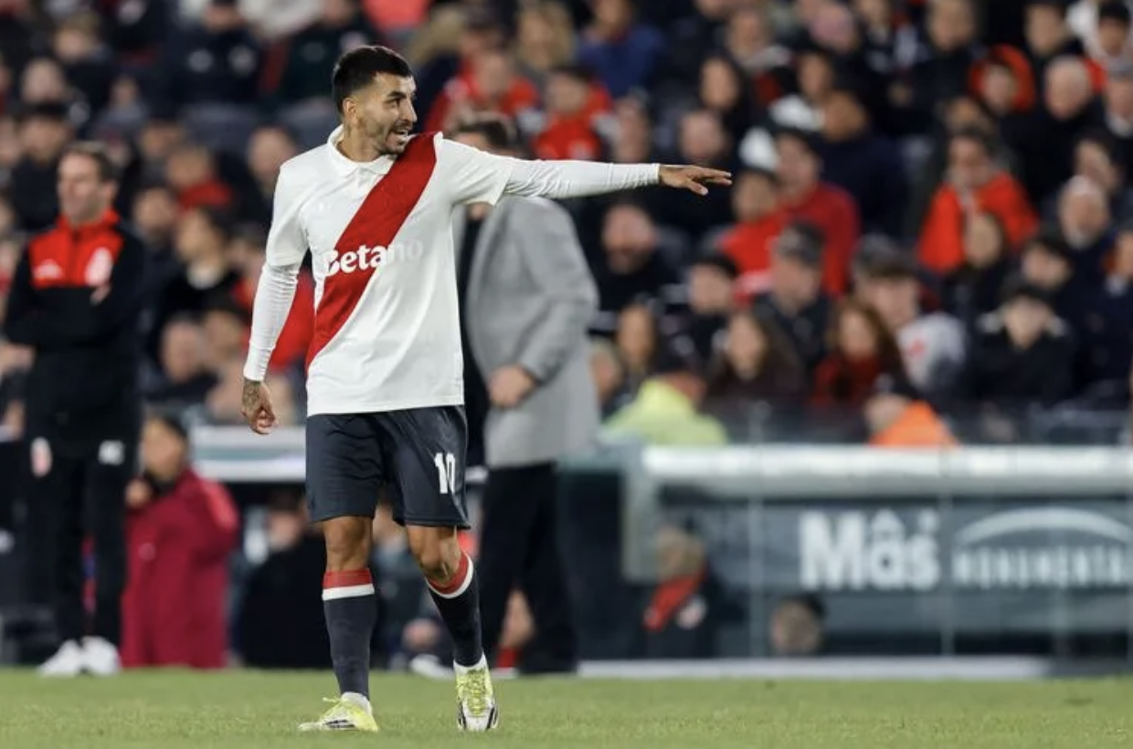Coudet planea dos cambios en el once de River para visitar a Gimnasia y Ángel Correa podría ser titular