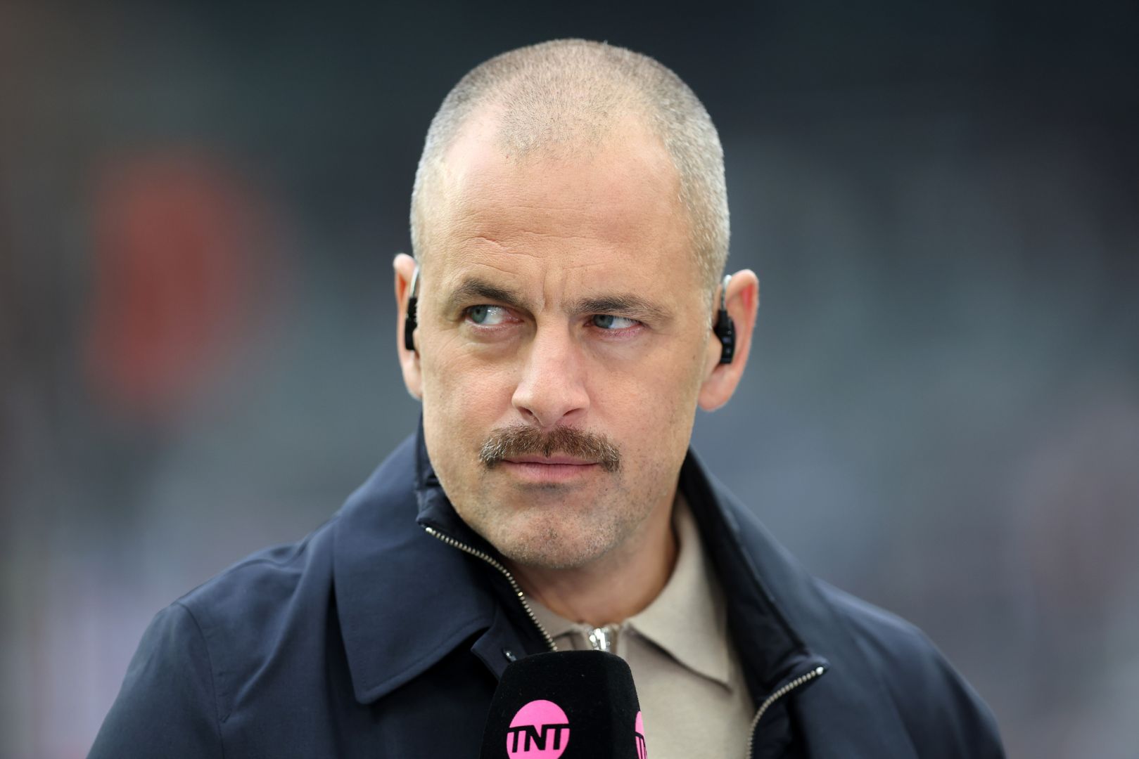 Joe Cole calentó la previa con un mensaje a Messi