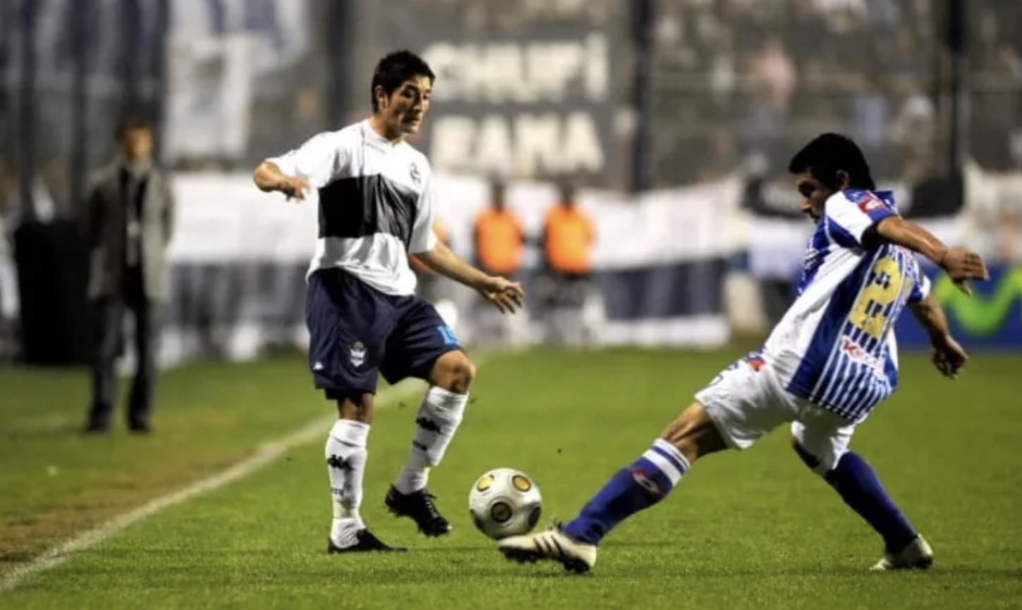 Gimnasia busca repatriar a Milton Casco: la traba que lo complica
