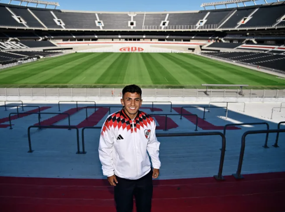 Thiago Almada fue presentado en River: “Estoy cumpliendo un sueño”