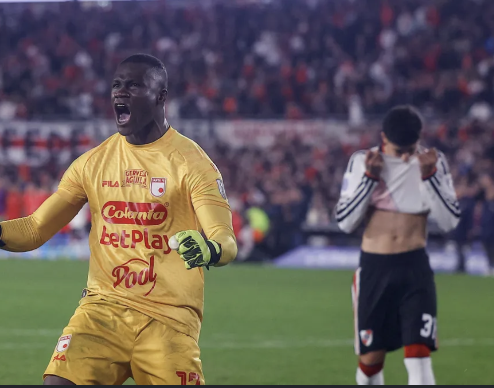 Independiente Santa Fe dio el batacazo en los penales y eliminó a River de la Sudamericana