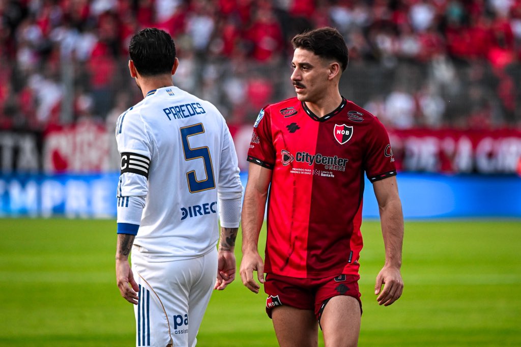 Boca mereció más, sufrió una ráfaga de Newell’s y rescató un punto en el cierre de un partidazo en Rosario