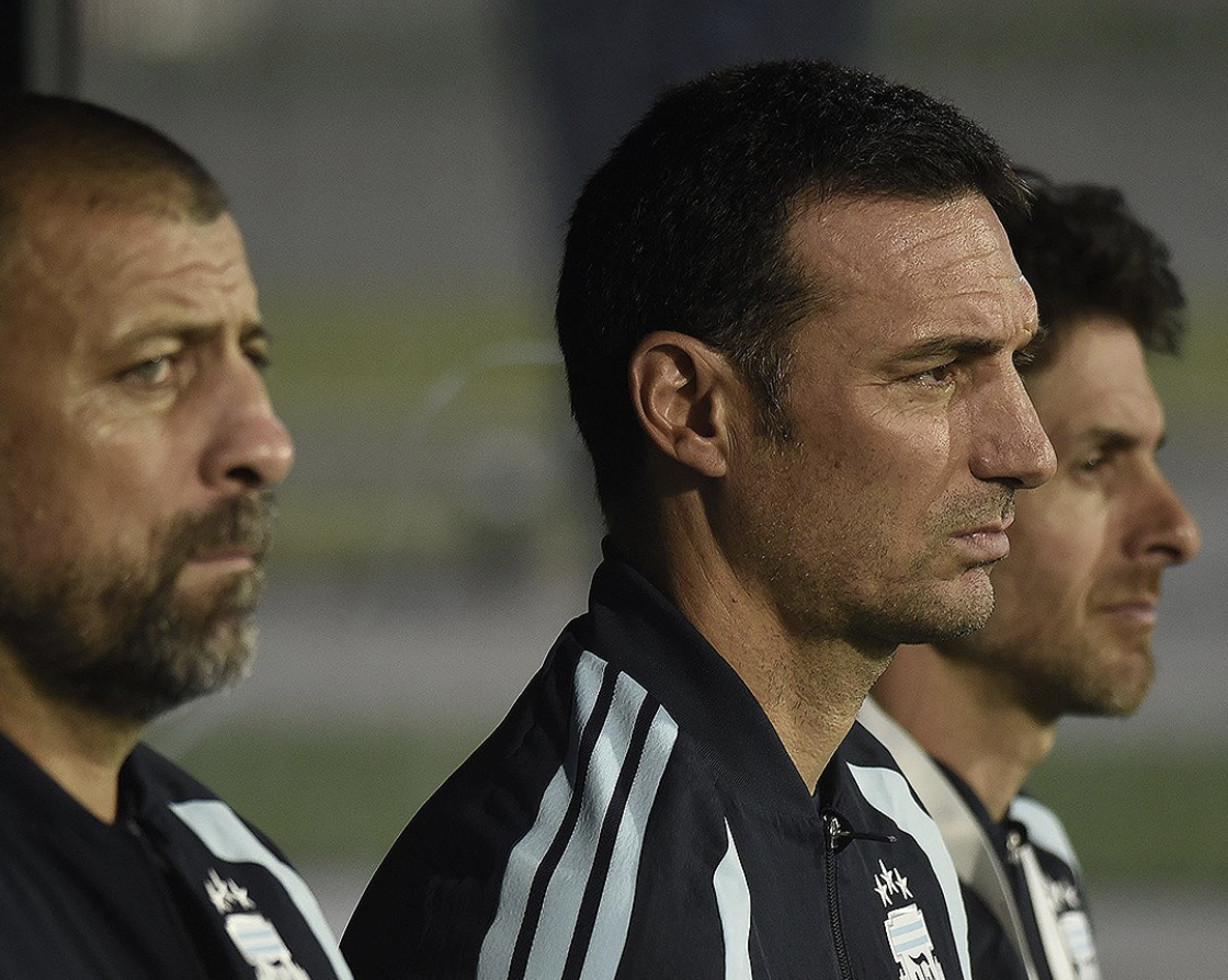 Elogios y advertencia de Lionel Scaloni a Cristian Romero, capitán de la Selección Argentina