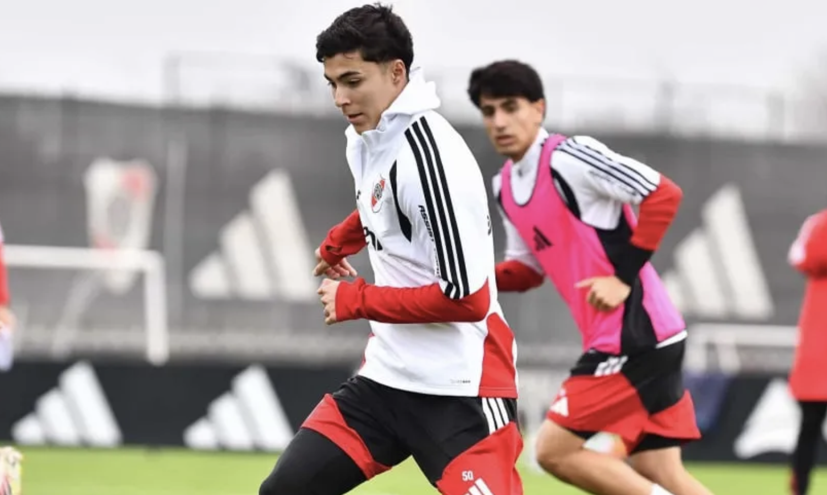 Tobías Andrada recibió el alta en River y se perfila como titular contra Estudiantes de Río Cuarto