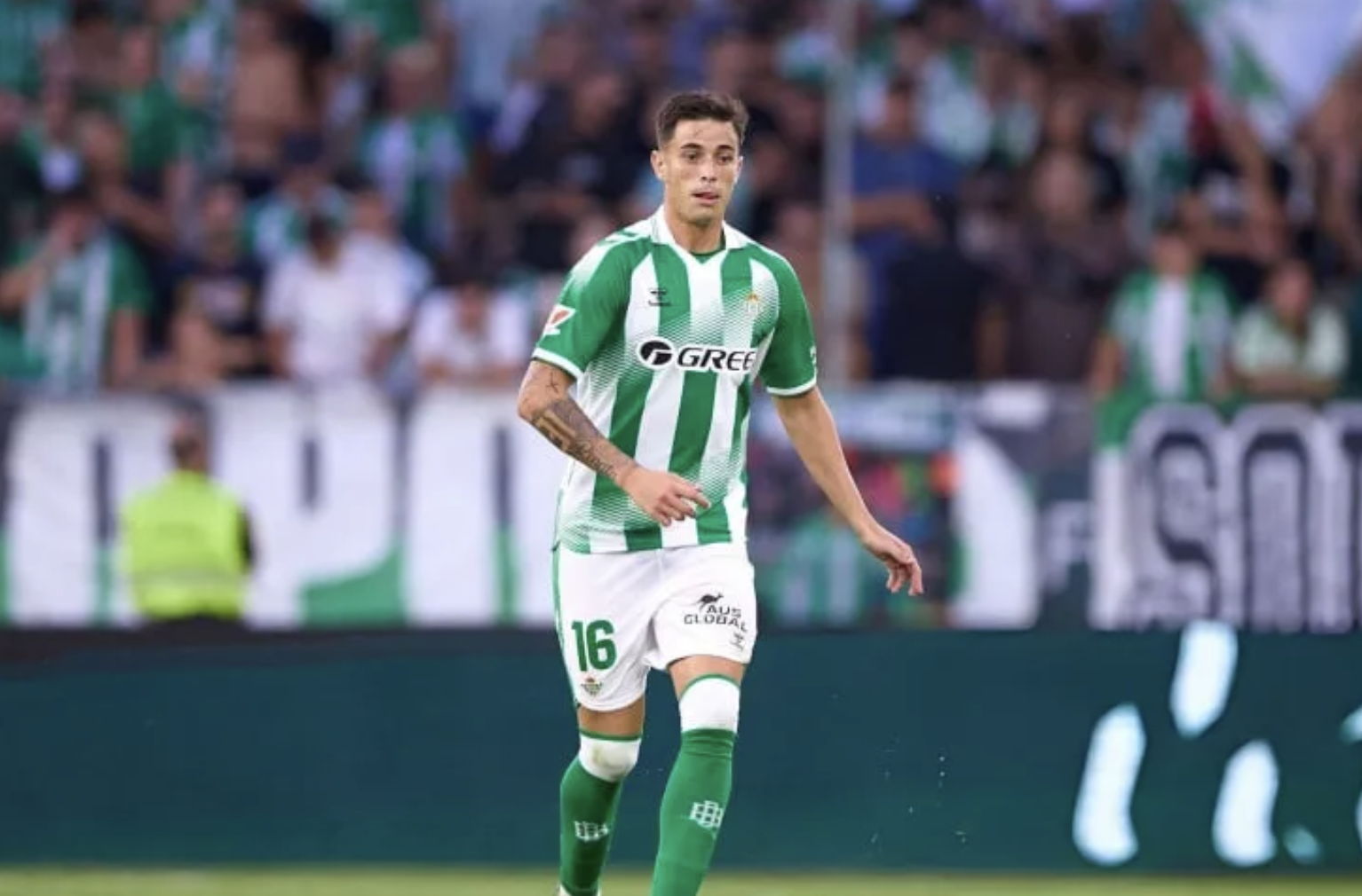 Scaloni lo convocó y debutó en la Selección Argentina, pero en Betis juega a cuentagotas: la extraña situación de Valentín Gómez