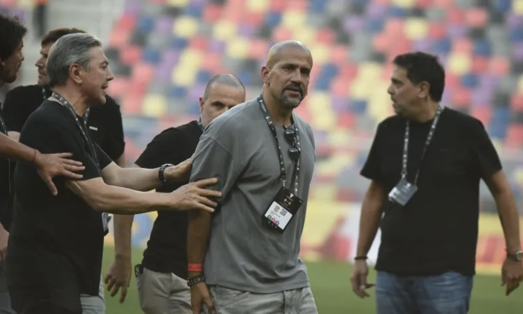 Juan Sebastián Verón, suspendido tres meses por el escándalo de la Supercopa Internacional
