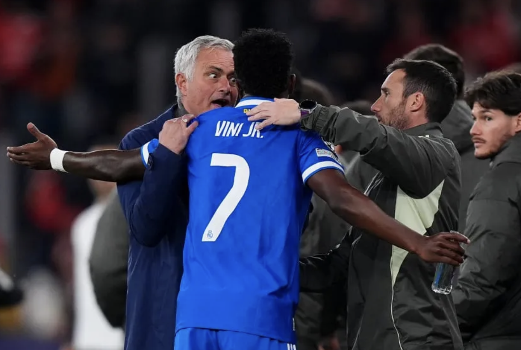 “Lo único intocable es el escudo”: la tajante respuesta de Mourinho sobre Vinicius
