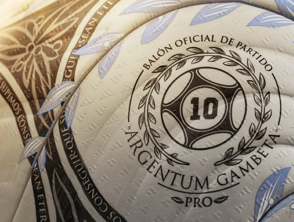 Cómo cambiarían las fechas y definiciones del fútbol argentino con la llegada del Papa