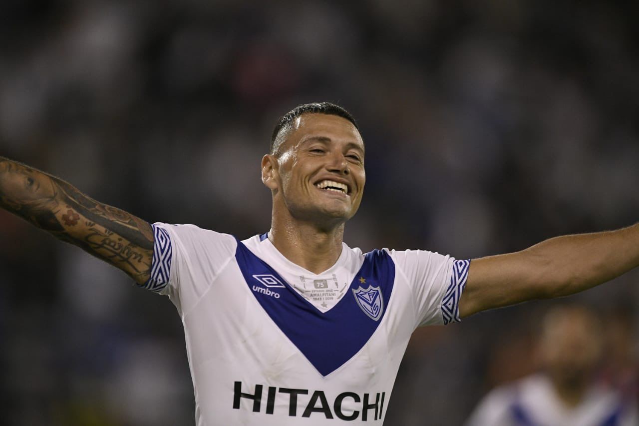 Mauro Zárate se fue de Vélez y jugará en Boca